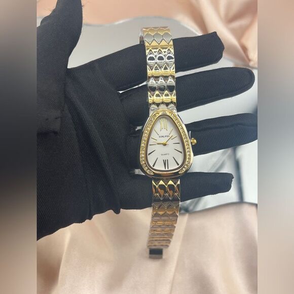 Golden Mirage Two-Tone Serpenti Watch with Sparkling Accents - Picture 6 of 12